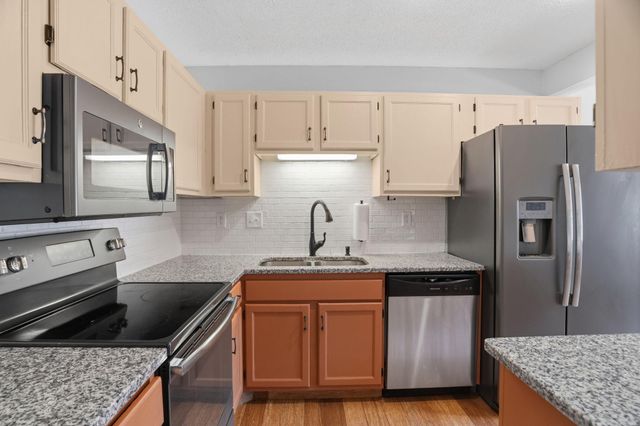 2455 Crestwood Drive, North Saint Paul, MN 55109