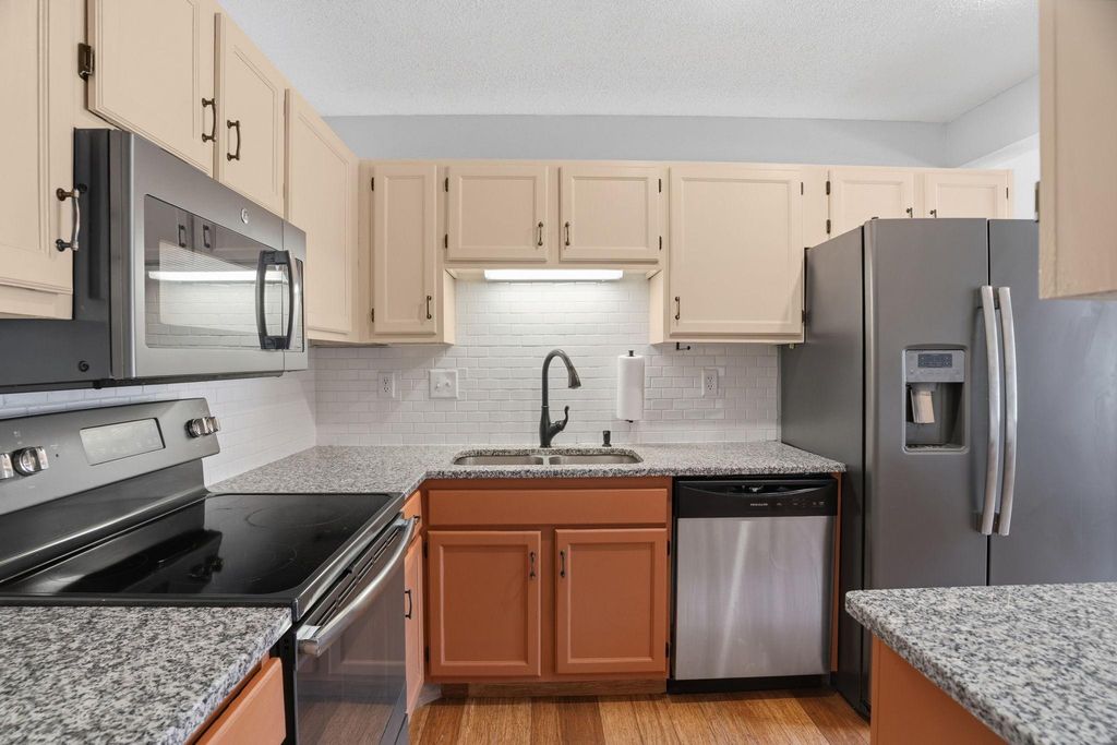 2455 Crestwood Drive, North Saint Paul, MN 55109 — photo 5