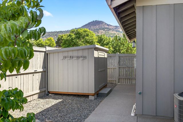 4439 Merlot Court, Medford, OR 97504