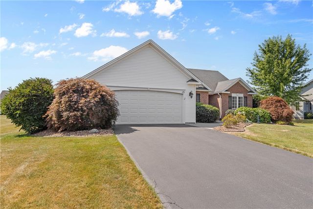 15 Dexter Drive, Greece, NY 14612