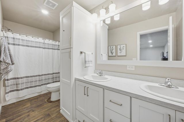 6741 71st Avenue S, Horace, ND 58047
