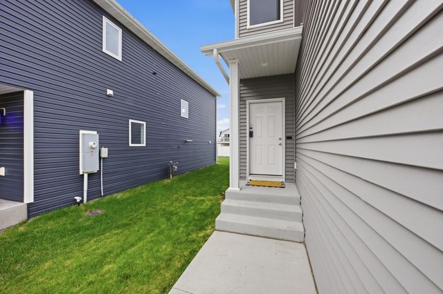 6741 71st Avenue S, Horace, ND 58047