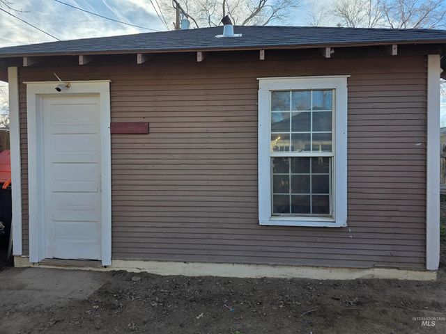 435 4th Ave N, Twin Falls, ID 83301