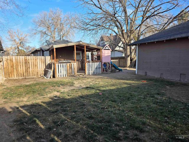 435 4th Ave N, Twin Falls, ID 83301