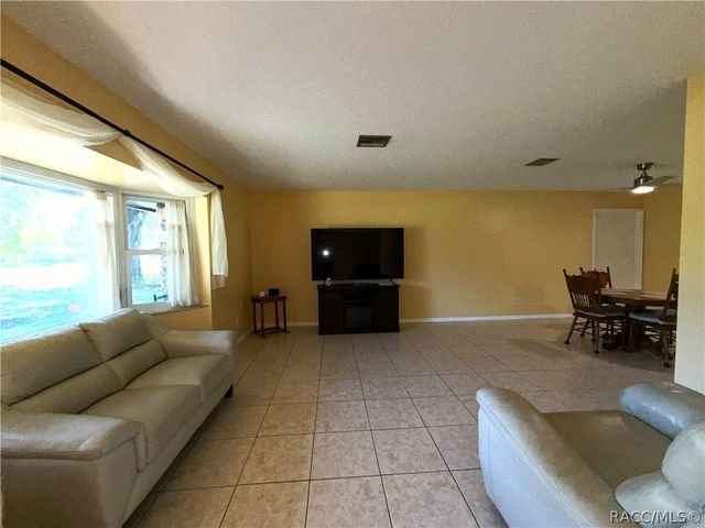 7533 E Applewood Drive, Inverness, FL 34450