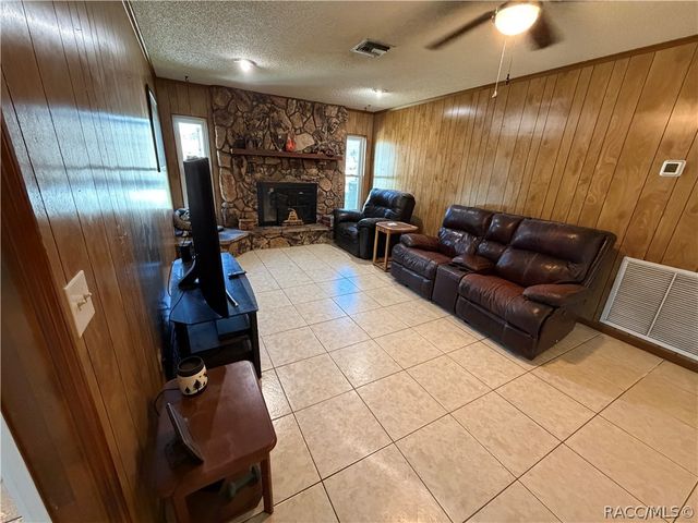 7533 E Applewood Drive, Inverness, FL 34450