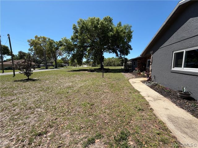 7533 E Applewood Drive, Inverness, FL 34450