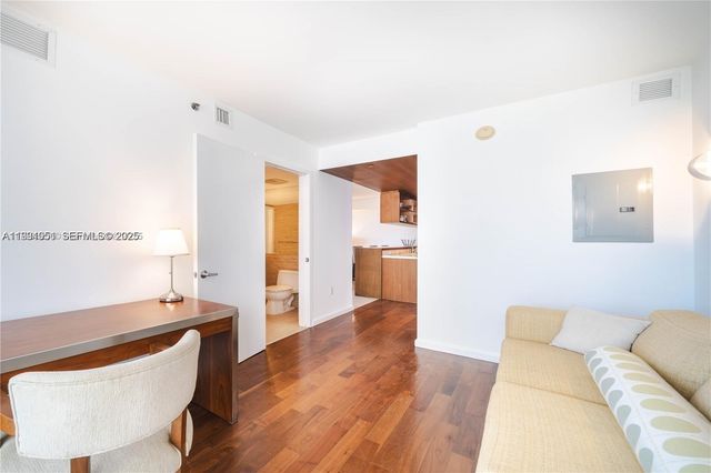 50 Biscayne Blvd 602, Miami, FL 33132