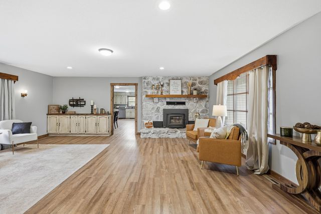 6961 County Lane 94, Carthage, MO 64836