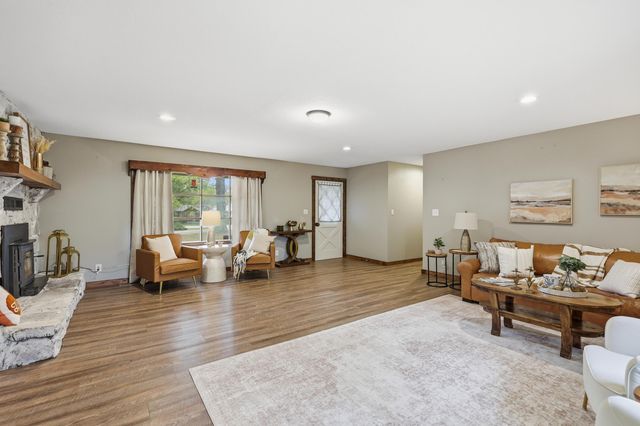 6961 County Lane 94, Carthage, MO 64836