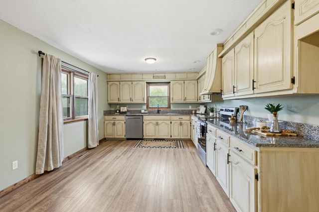 6961 County Lane 94, Carthage, MO 64836