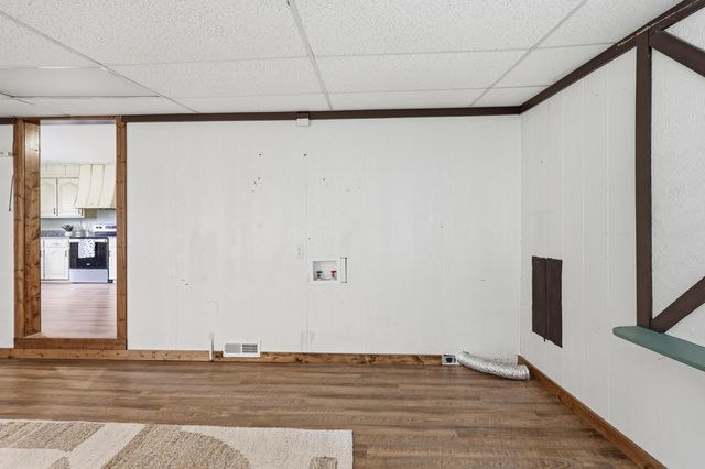 6961 County Lane 94, Carthage, MO 64836