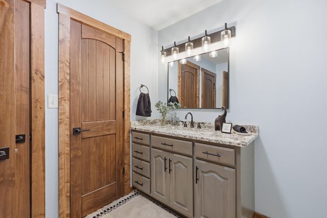 6961 County Lane 94, Carthage, MO 64836