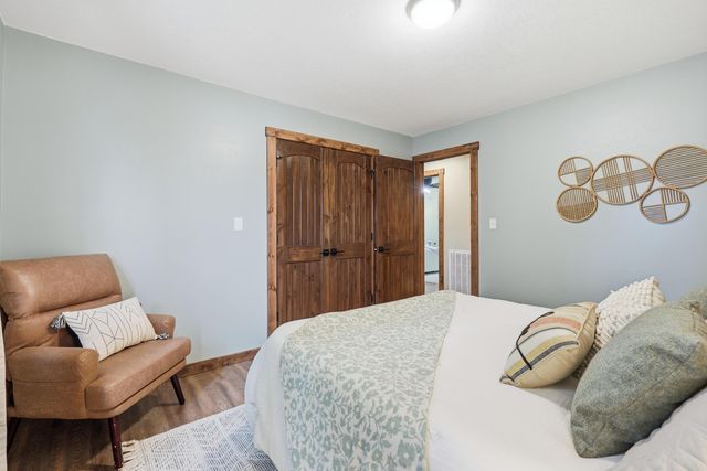 6961 County Lane 94, Carthage, MO 64836