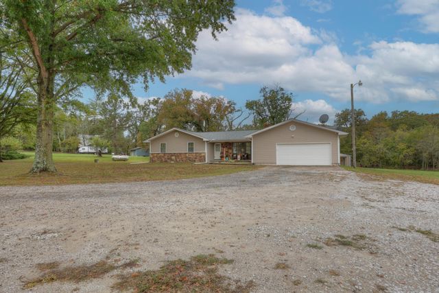 6961 County Lane 94, Carthage, MO 64836