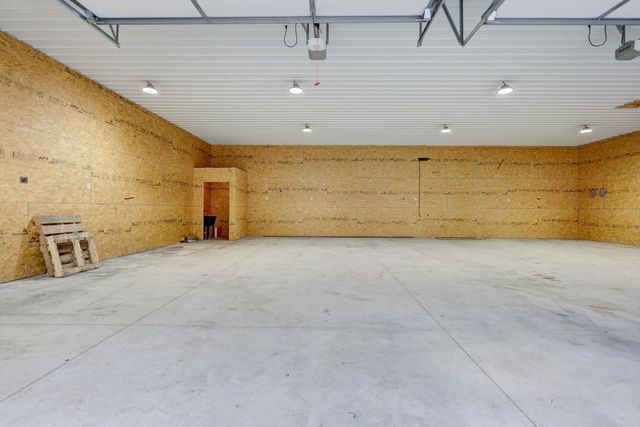 6961 County Lane 94, Carthage, MO 64836