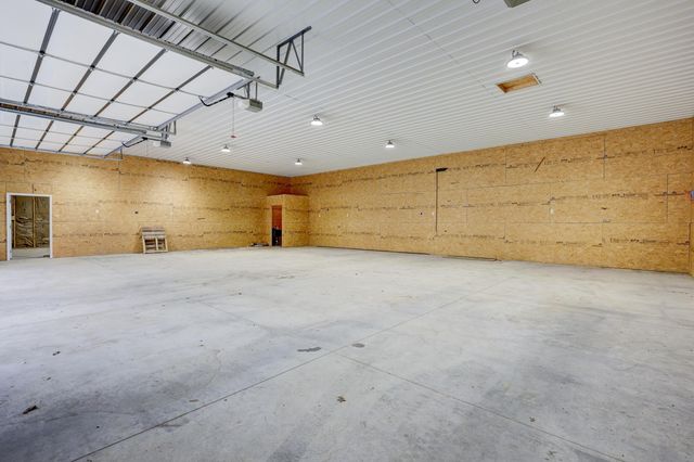 6961 County Lane 94, Carthage, MO 64836