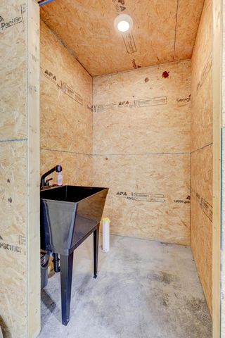 6961 County Lane 94, Carthage, MO 64836