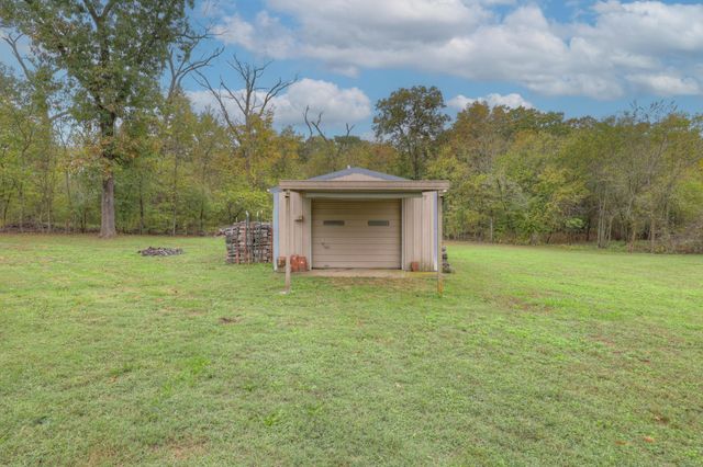 6961 County Lane 94, Carthage, MO 64836