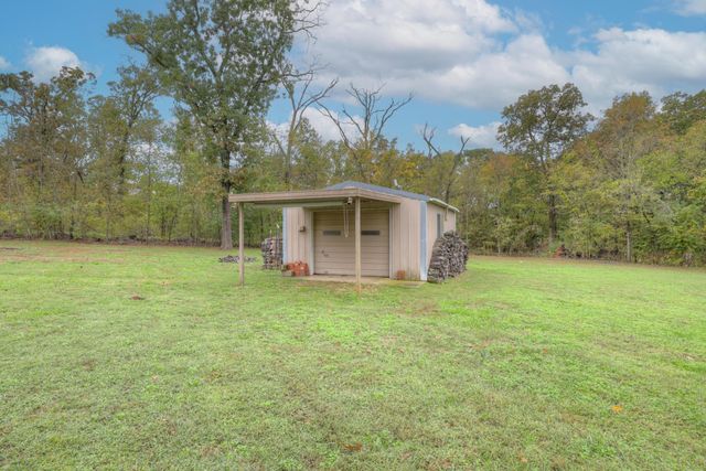 6961 County Lane 94, Carthage, MO 64836