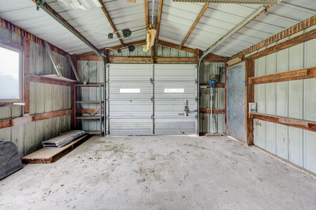 6961 County Lane 94, Carthage, MO 64836