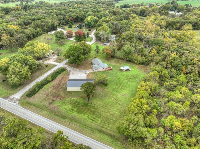 6961 County Lane 94, Carthage, MO 64836