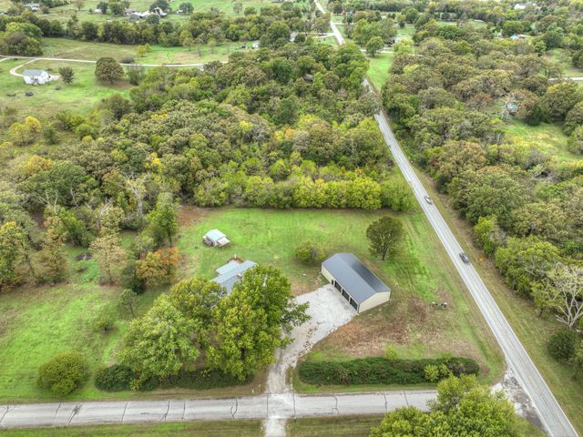 6961 County Lane 94, Carthage, MO 64836