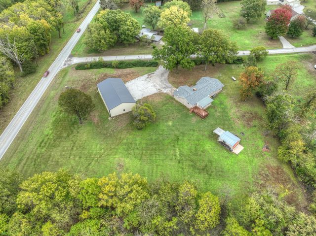 6961 County Lane 94, Carthage, MO 64836