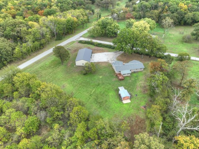 6961 County Lane 94, Carthage, MO 64836