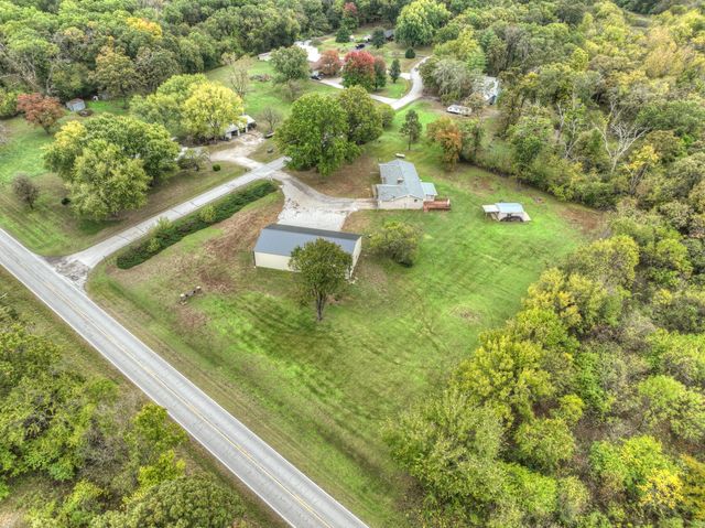 6961 County Lane 94, Carthage, MO 64836