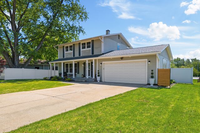 2717 E 37th Street, Davenport, IA 52807