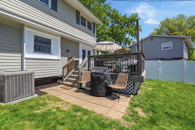2717 E 37th Street, Davenport, IA 52807