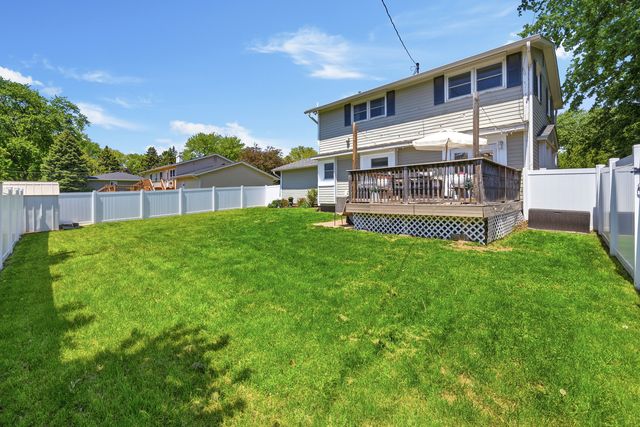 2717 E 37th Street, Davenport, IA 52807