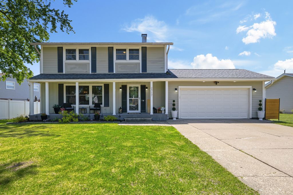 2717 E 37th Street, Davenport, IA 52807