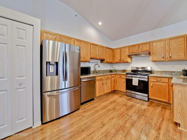 121 Commons Court, Wheeling, IL 60090