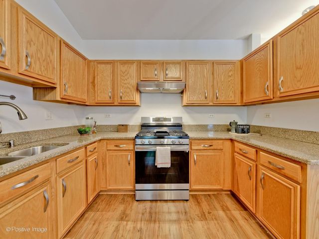 121 Commons Court, Wheeling, IL 60090