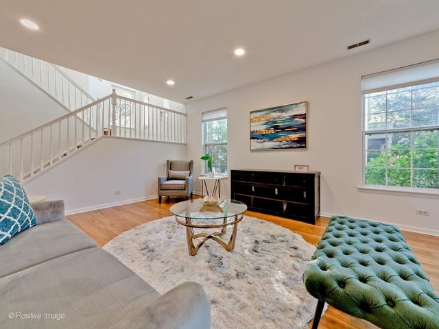 121 Commons Court, Wheeling, IL 60090