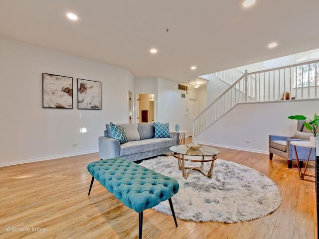 121 Commons Court, Wheeling, IL 60090