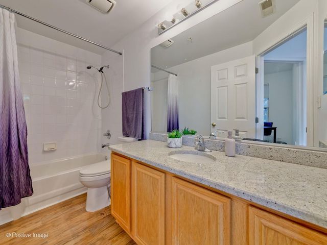 121 Commons Court, Wheeling, IL 60090