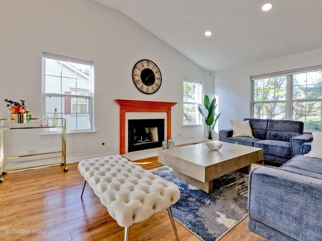 121 Commons Court, Wheeling, IL 60090