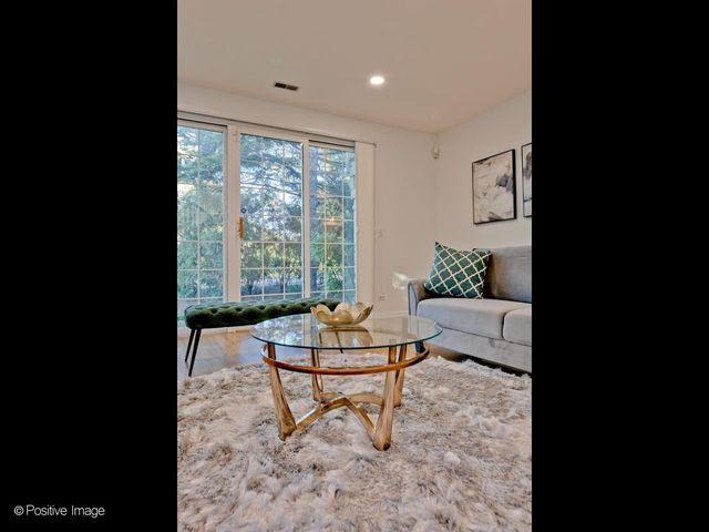 121 Commons Court, Wheeling, IL 60090
