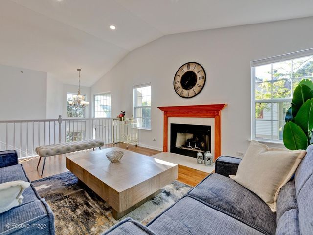 121 Commons Court, Wheeling, IL 60090