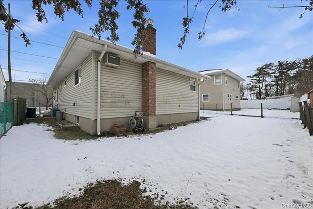 49 Atlantic Avenue, Carle Place, NY 11514