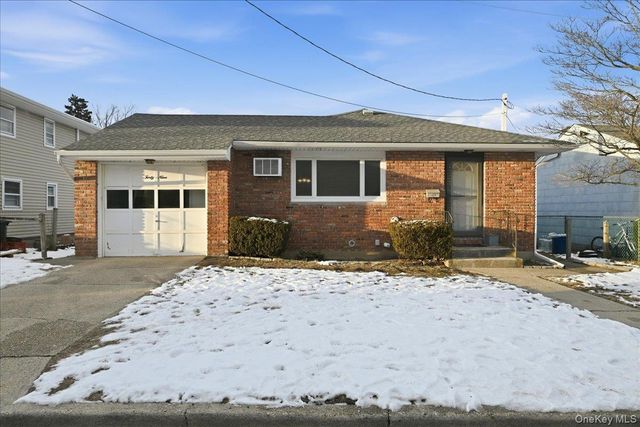 49 Atlantic Avenue, Carle Place, NY 11514