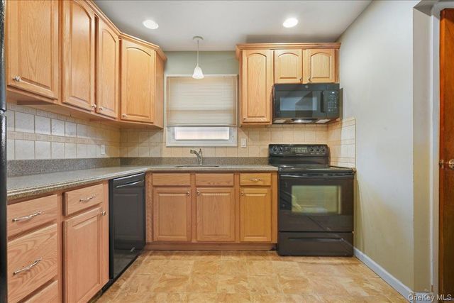 49 Atlantic Avenue, Carle Place, NY 11514