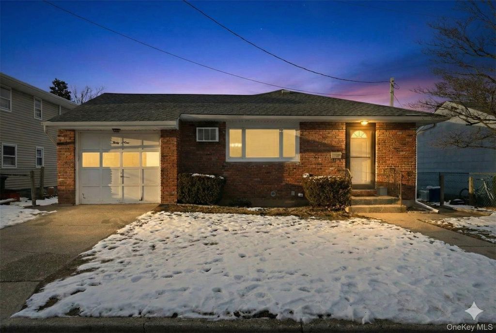 49 Atlantic Avenue, Carle Place, NY 11514