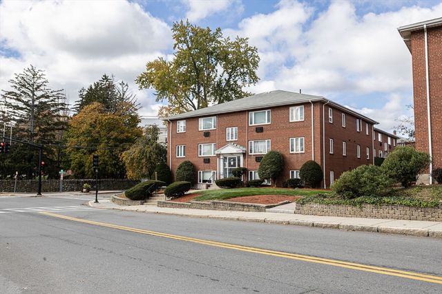 186 Lexington St 8, Watertown, MA 02472