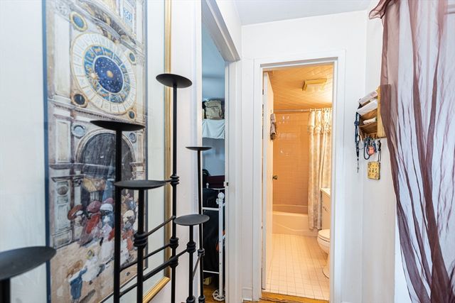 186 Lexington St 8, Watertown, MA 02472