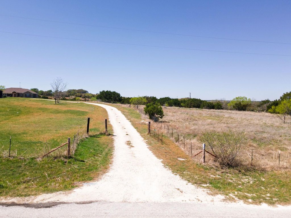 788 County Road 3100, Kempner, TX 76539