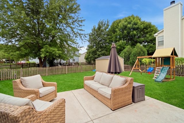 843 Newbury Court, Grayslake, IL 60030